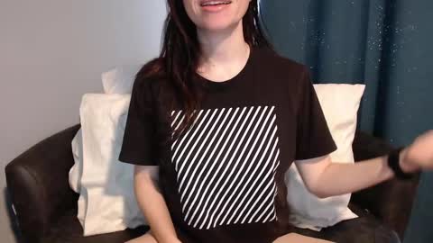 TinyyTina online show from December 5, 2024, 6:11 pm