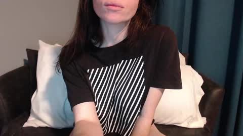 TinyyTina online show from December 20, 2024, 11:43 am