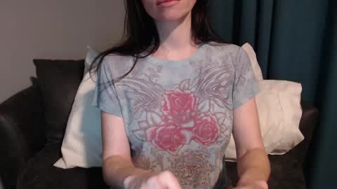 TinyyTina online show from December 29, 2024, 1:06 pm