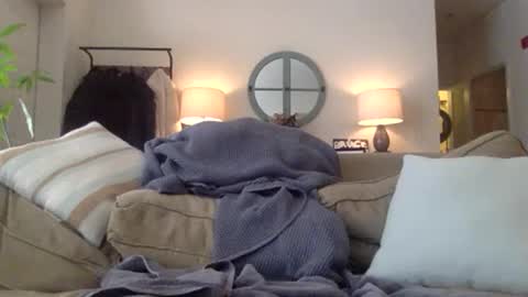 tiptop1088 online show from March 6, 2025, 6:16 pm