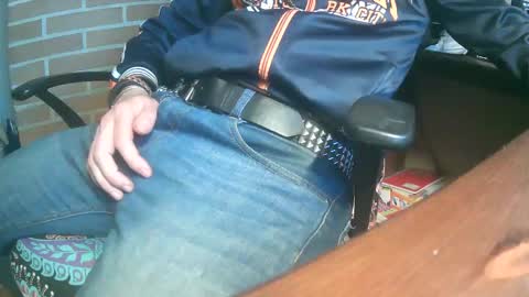 tisis80 online show from February 22, 2026, 12:01 am