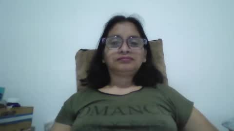 Snapshot of titssmall123 chatting on November 27, 2025, 11:18 pm Ester online show from November 27, 2025, 11:18 pm