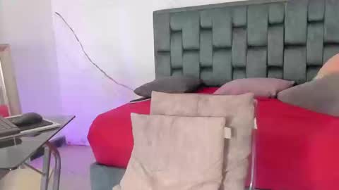 Tivizay online show from March 13, 2026, 3:18 pm