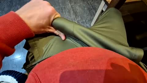 Snapshot of toadinhole chatting on December 22, 2024, 11:41 pm Toady online show from December 22, 2024, 11:41 pm