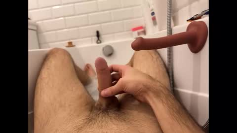 Snapshot of toja112 chatting on January 25, 2025, 4:03 pm Martin online show from January 25, 2025, 4:03 pm