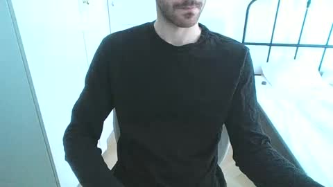 Snapshot of toja112 chatting on February 4, 2025, 9:49 am Martin online show from February 4, 2025, 9:49 am