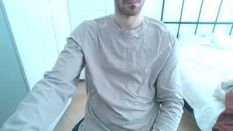 Snapshot of toja112 chatting on February 25, 2025, 9:42 am Martin online show from February 25, 2025, 9:42 am