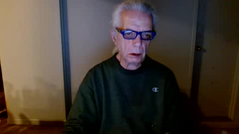 tom112292014 online show from January 18, 2025, 11:32 am