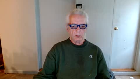 tom112292014 online show from January 18, 2025, 2:33 pm