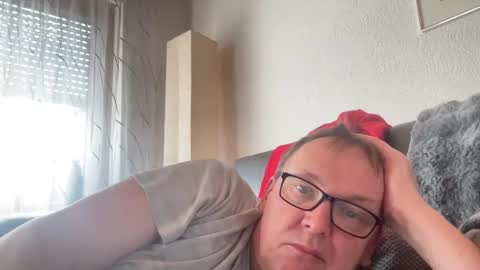 Tom online show from March 7, 2025, 2:34 pm