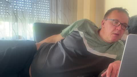 Tom online show from April 8, 2026, 4:40 pm