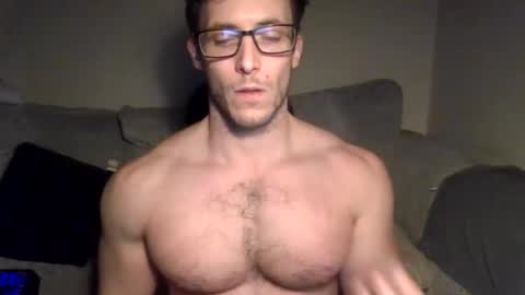 tom90ukx online show from December 8, 2024, 5:33 pm