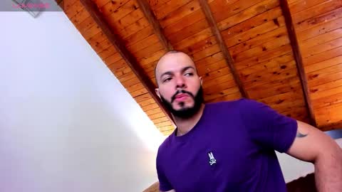   online show from October 26, 2025, 1:17 pm