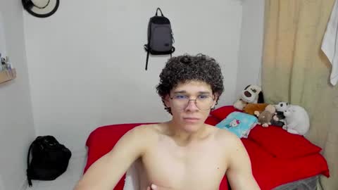 Snapshot of tom_blue10 chatting on September 29, 2025, 12:21 pm Tom Blue online show from September 29, 2025, 12:21 pm