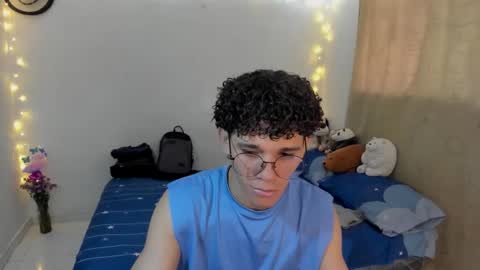 Tom Blue online show from November 20, 2025, 2:17 pm