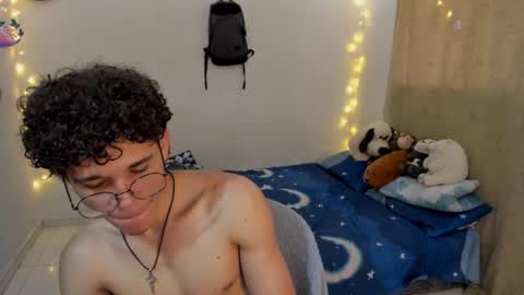 Tom Blue online show from December 4, 2025, 5:10 pm