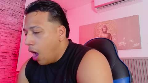 Tom muscle1 online show from February 19, 2026, 12:01 pm