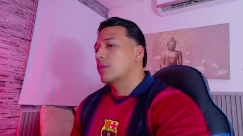 Tom muscle1 online show from April 18, 2026, 11:58 am