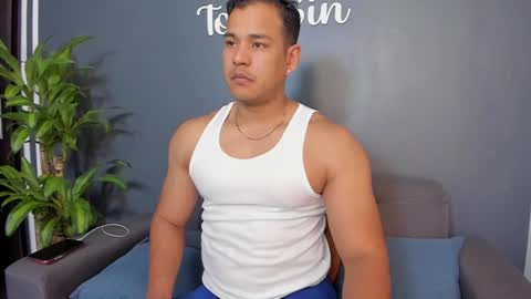 Tom Sin online show from December 14, 2024, 9:02 pm