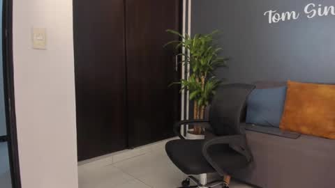 Tom Sin online show from February 5, 2025, 1:15 am