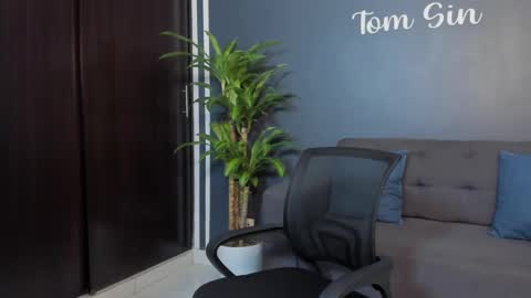 Tom Sin online show from March 3, 2025, 8:54 pm