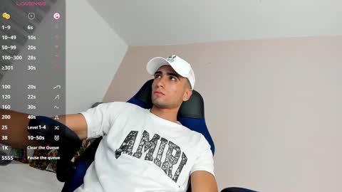 Snapshot of tom_walton chatting on December 10, 2024, 1:43 am tom online show from December 10, 2024, 1:43 am