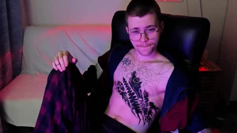 tomas_norton online show from April 15, 2026, 8:42 pm