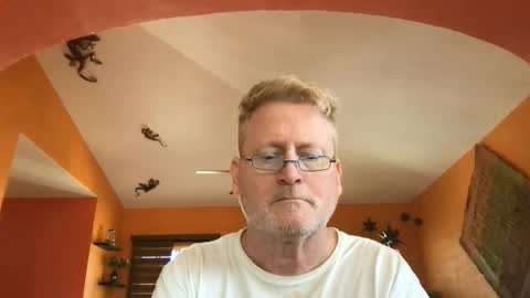 Hola online show from February 24, 2026, 9:35 pm