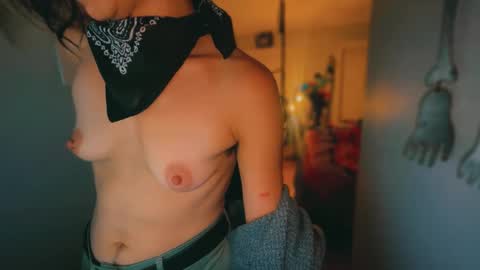 Snapshot of tomboy_titties chatting on September 17, 2025, 8:27 am tomboy_titties online show from September 17, 2025, 8:27 am