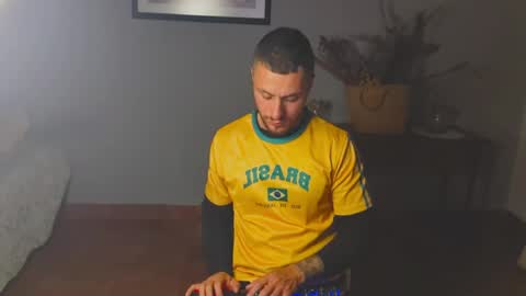 tomDavisXl online show from April 1, 2026, 3:51 am