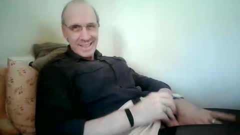 tomislav321 online show from April 17, 2026, 3:59 pm