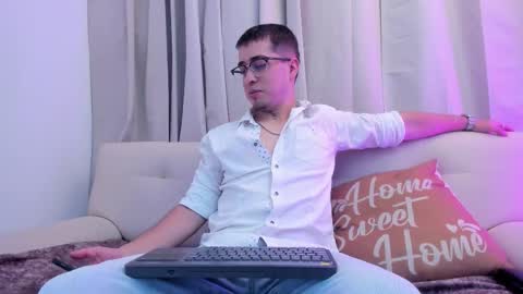 Snapshot of tommas_johnson chatting on February 11, 2026, 3:55 am Tomas online show from February 11, 2026, 3:55 am