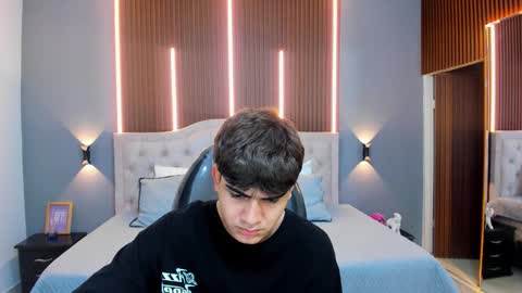 Tommy  online show from October 21, 2025, 3:29 am