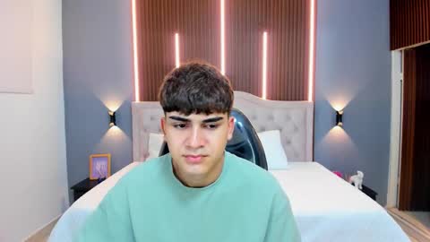 Tommy  online show from November 2, 2025, 3:31 am