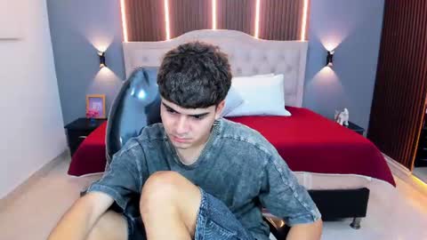 Snapshot of tommy18__ chatting on June 19, 2026, 3:55 am Tommy online show from June 19, 2026, 3:55 am