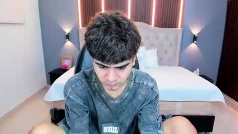 Snapshot of tommy18__ chatting on July 2, 2026, 3:17 am Tommy online show from July 2, 2026, 3:17 am
