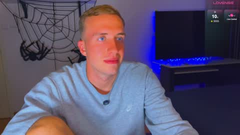 Snapshot of tommy_cumfinger chatting on December 8, 2024, 11:14 am Tommy online show from December 8, 2024, 11:14 am