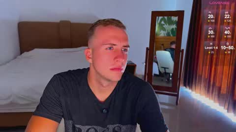 Snapshot of tommy_cumfinger chatting on October 19, 2025, 11:27 pm Tommy online show from October 19, 2025, 11:27 pm