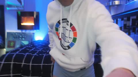 Snapshot of tommy_knuckles chatting on January 6, 2025, 12:05 am Tommy online show from January 6, 2025, 12:05 am