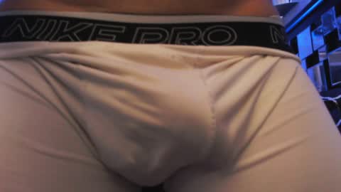 Snapshot of tommy_knuckles chatting on January 20, 2025, 2:22 am Tommy online show from January 20, 2025, 2:22 am