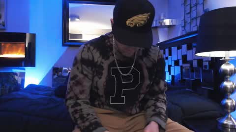 Snapshot of tommy_knuckles chatting on February 17, 2025, 6:09 am Tommy online show from February 17, 2025, 6:09 am