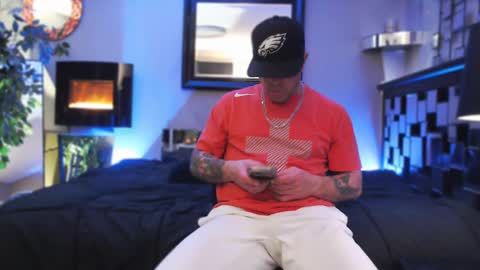 Snapshot of tommy_knuckles chatting on February 26, 2025, 6:26 am Tommy online show from February 26, 2025, 6:26 am