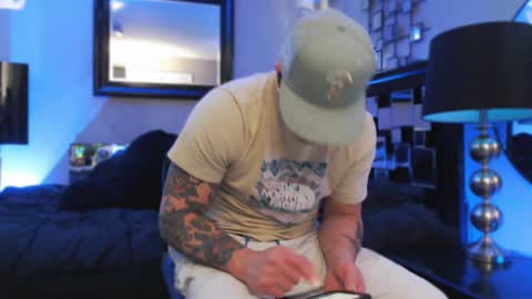 Snapshot of tommy_knuckles chatting on March 1, 2025, 8:02 am Tommy online show from March 1, 2025, 8:02 am