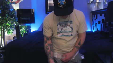 Snapshot of tommy_knuckles chatting on March 11, 2025, 3:05 am Tommy online show from March 11, 2025, 3:05 am