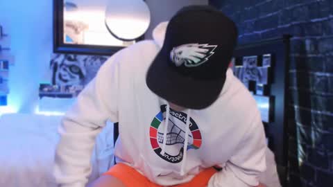 Snapshot of tommy_knuckles chatting on September 14, 2025, 11:15 pm Tommy online show from September 14, 2025, 11:15 pm