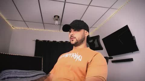 tommy_sccott online show from February 5, 2026, 11:20 pm