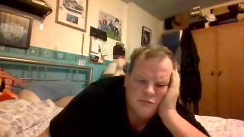 tommyp1990115543 online show from November 9, 2025, 7:06 am