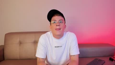 Snapshot of tommyvalentine chatting on March 6, 2026, 6:48 pm tommy online show from March 6, 2026, 6:48 pm