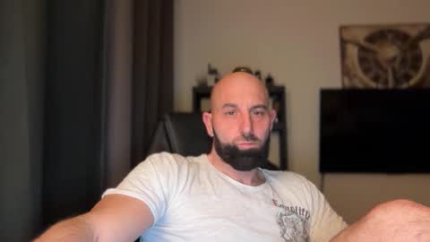 Thomas Fit online show from April 18, 2026, 8:31 pm