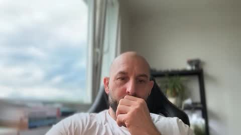Thomas Fit online show from May 14, 2026, 5:03 am
